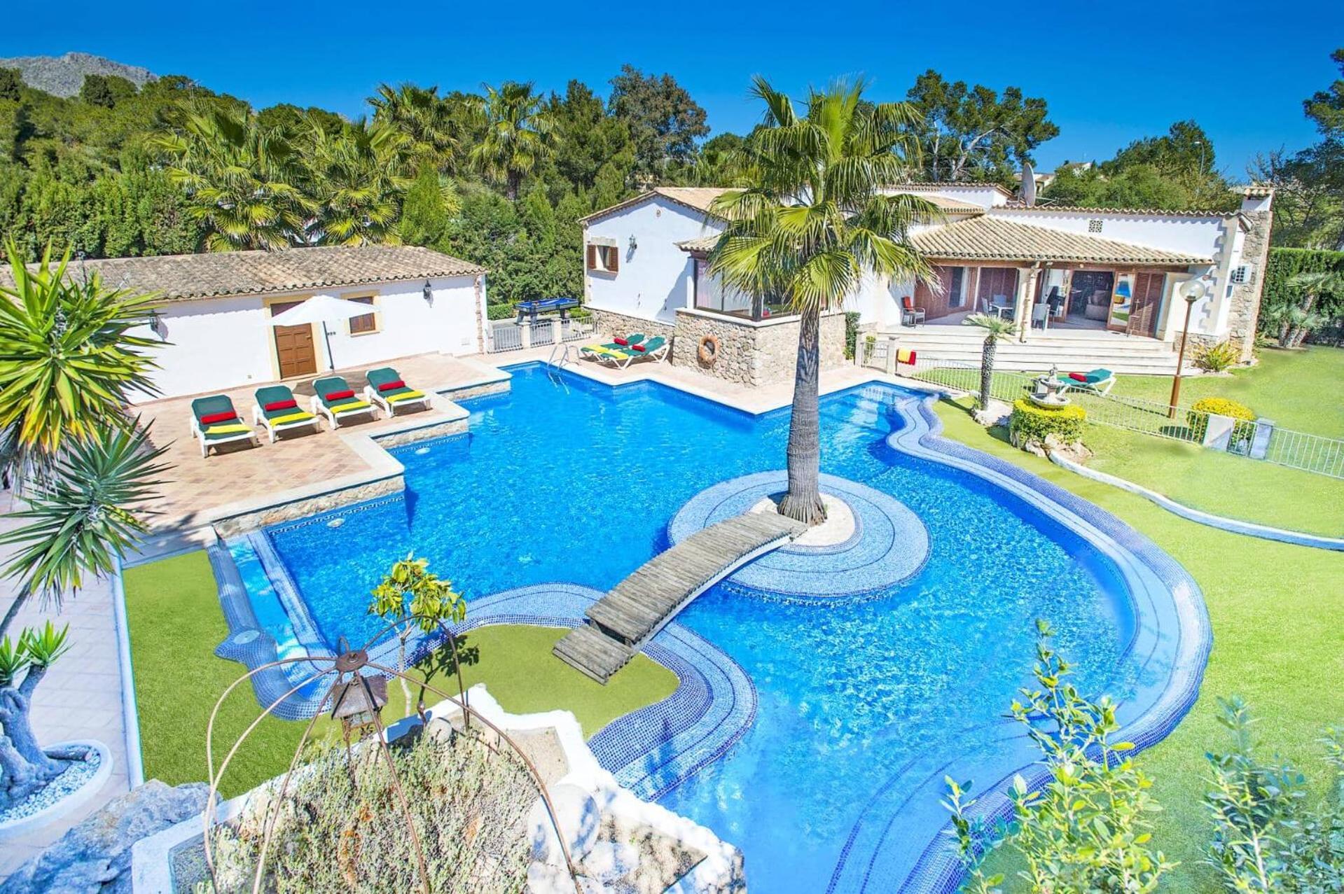 Pinos By Villa
